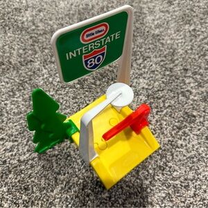 Little Tikes Vintage Road & Signs and Tree 🌲🚧